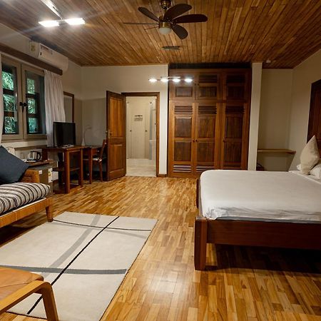 Esther'S Hotel Accra Luaran gambar