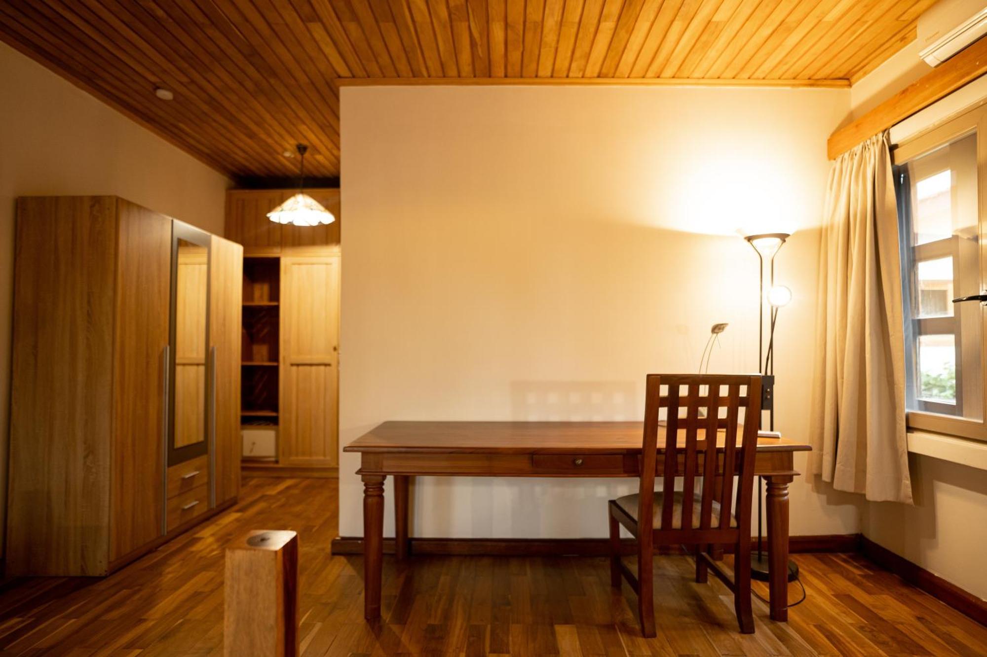 Esther'S Hotel Accra Luaran gambar