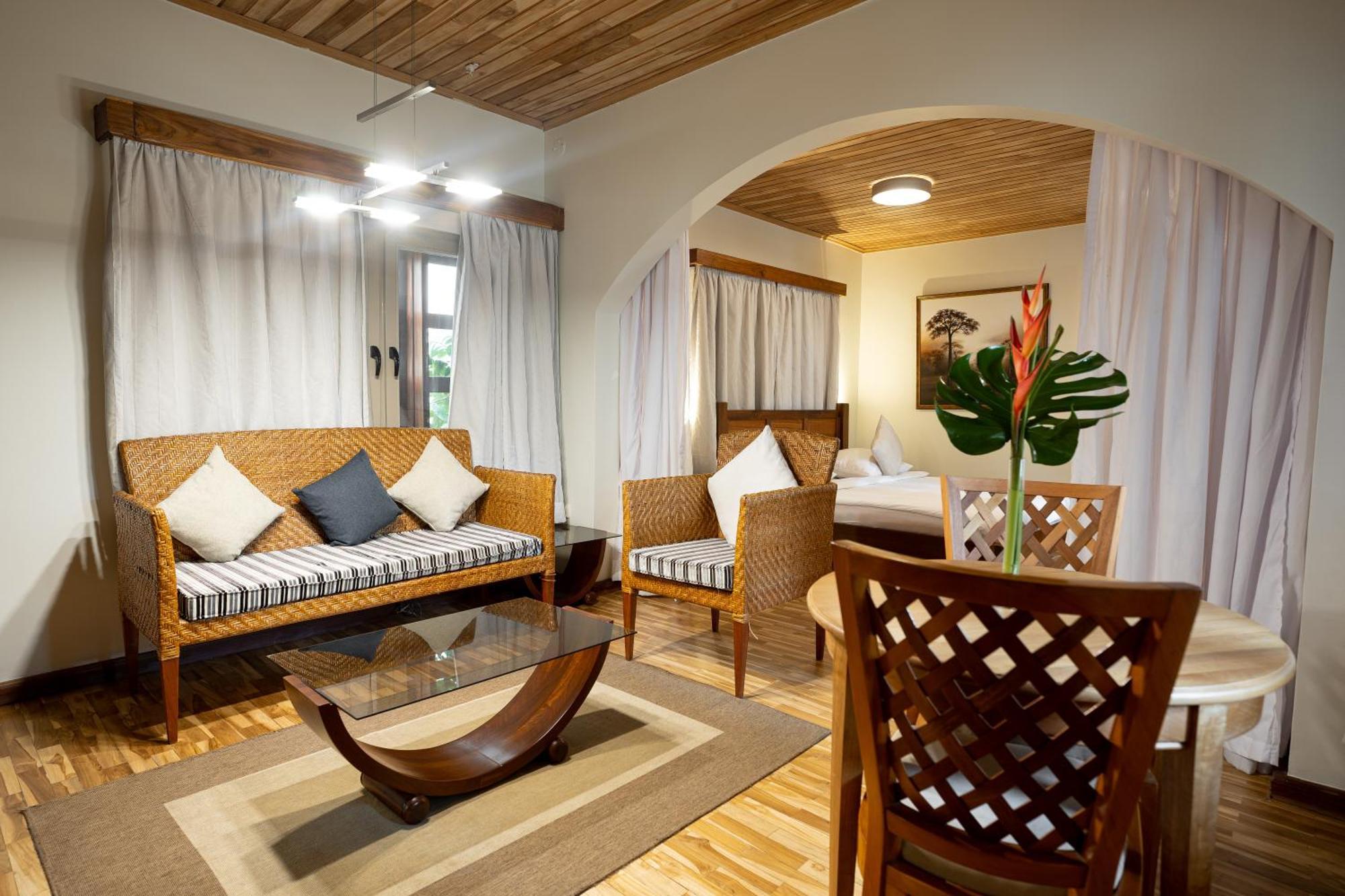 Esther'S Hotel Accra Luaran gambar