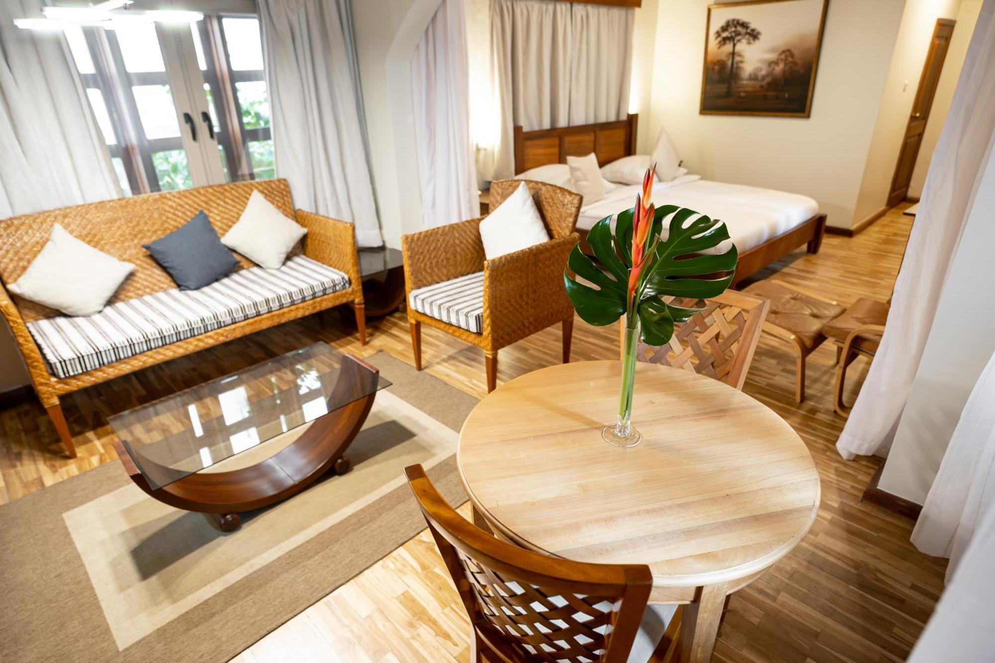 Esther'S Hotel Accra Luaran gambar