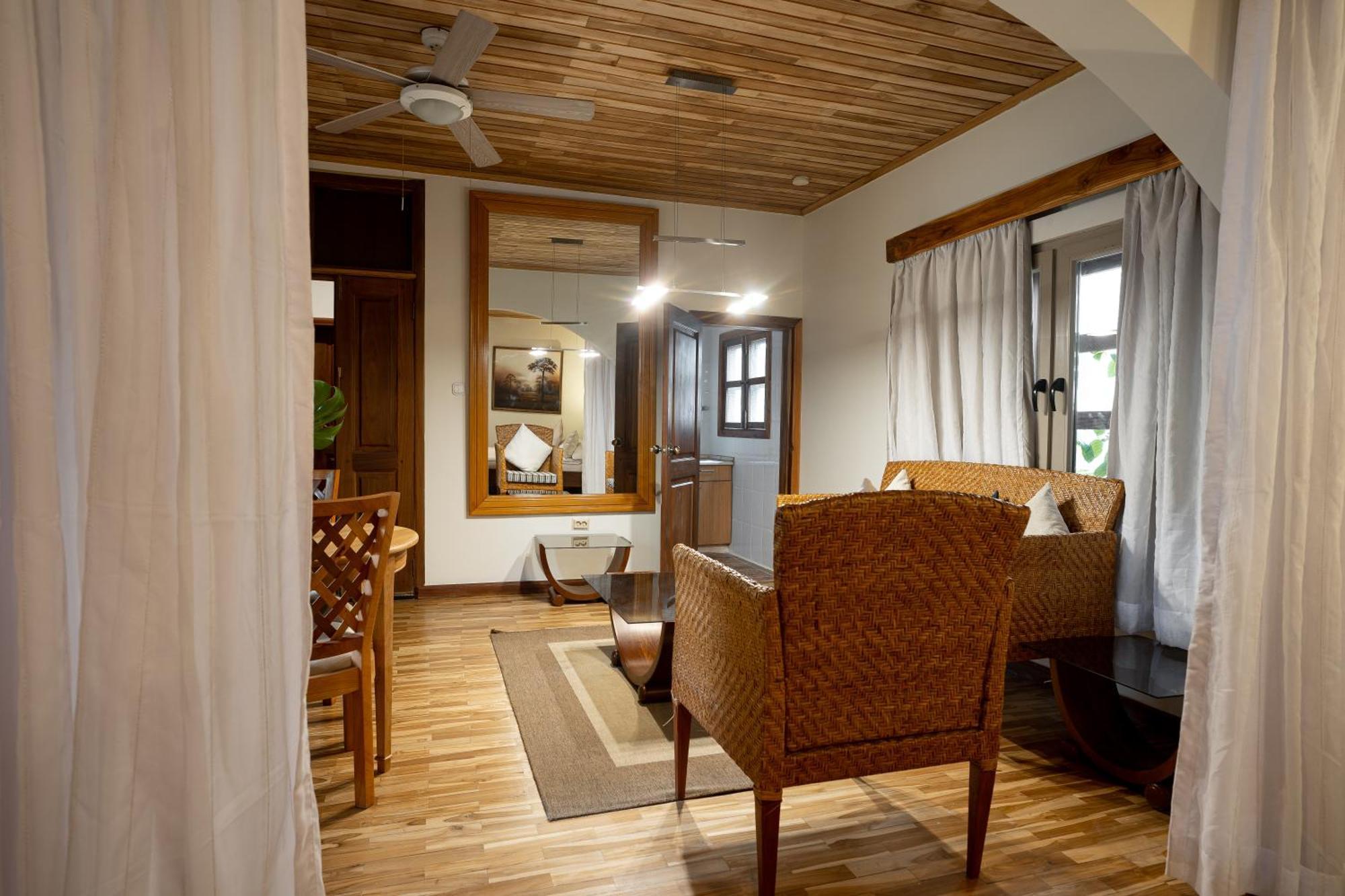 Esther'S Hotel Accra Luaran gambar