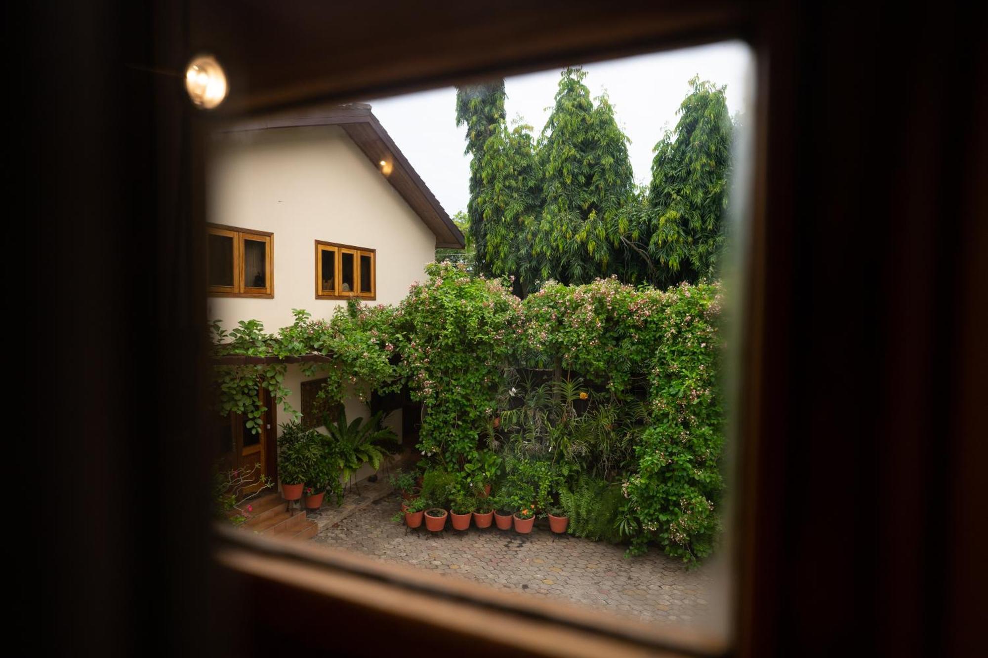 Esther'S Hotel Accra Luaran gambar