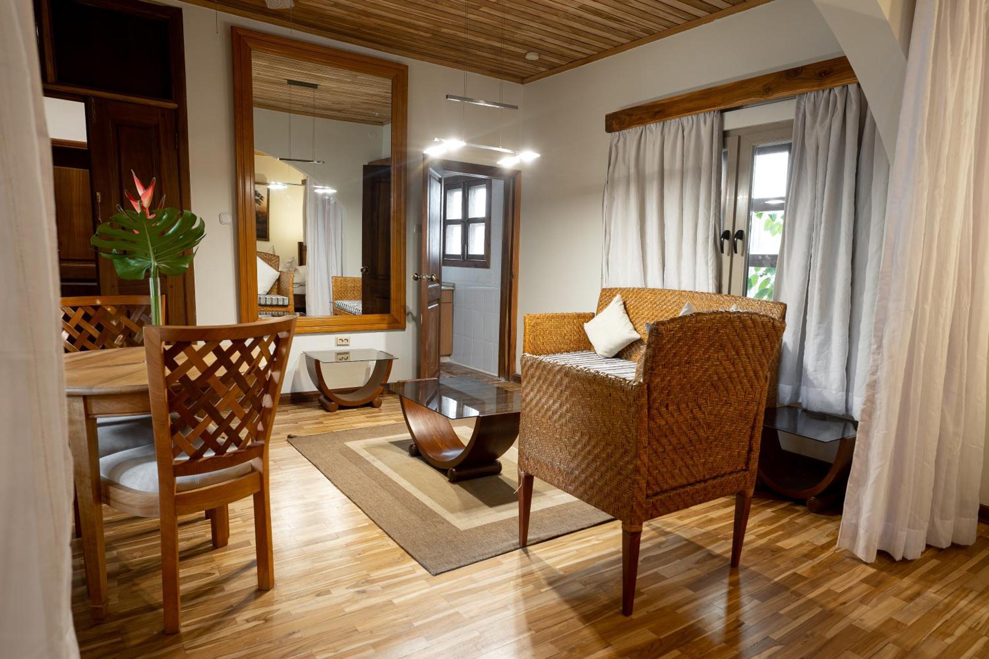Esther'S Hotel Accra Luaran gambar