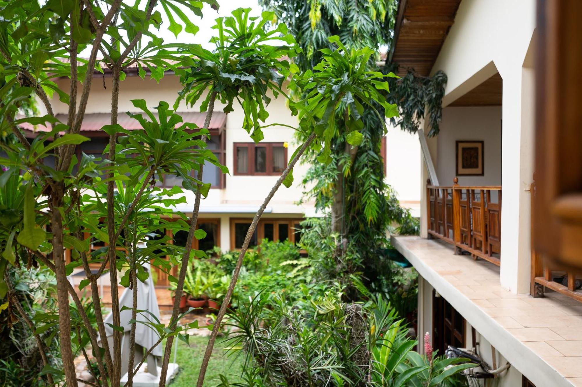 Esther'S Hotel Accra Luaran gambar