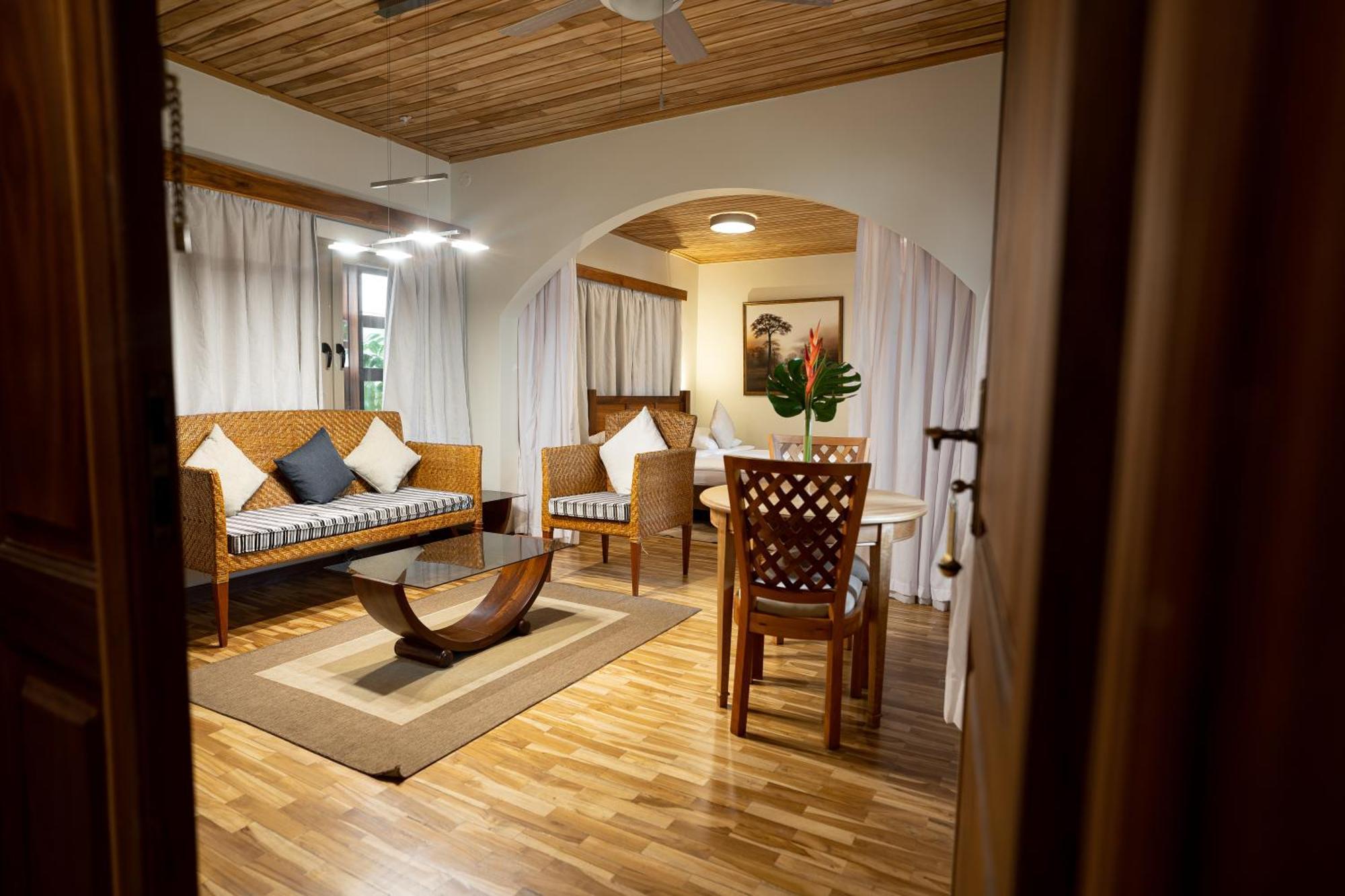 Esther'S Hotel Accra Luaran gambar