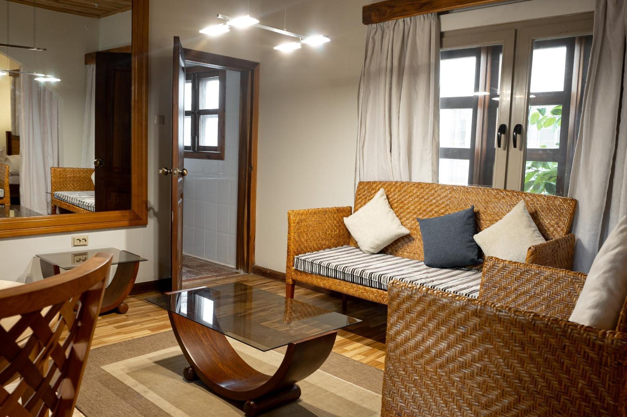 Esther'S Hotel Accra Luaran gambar