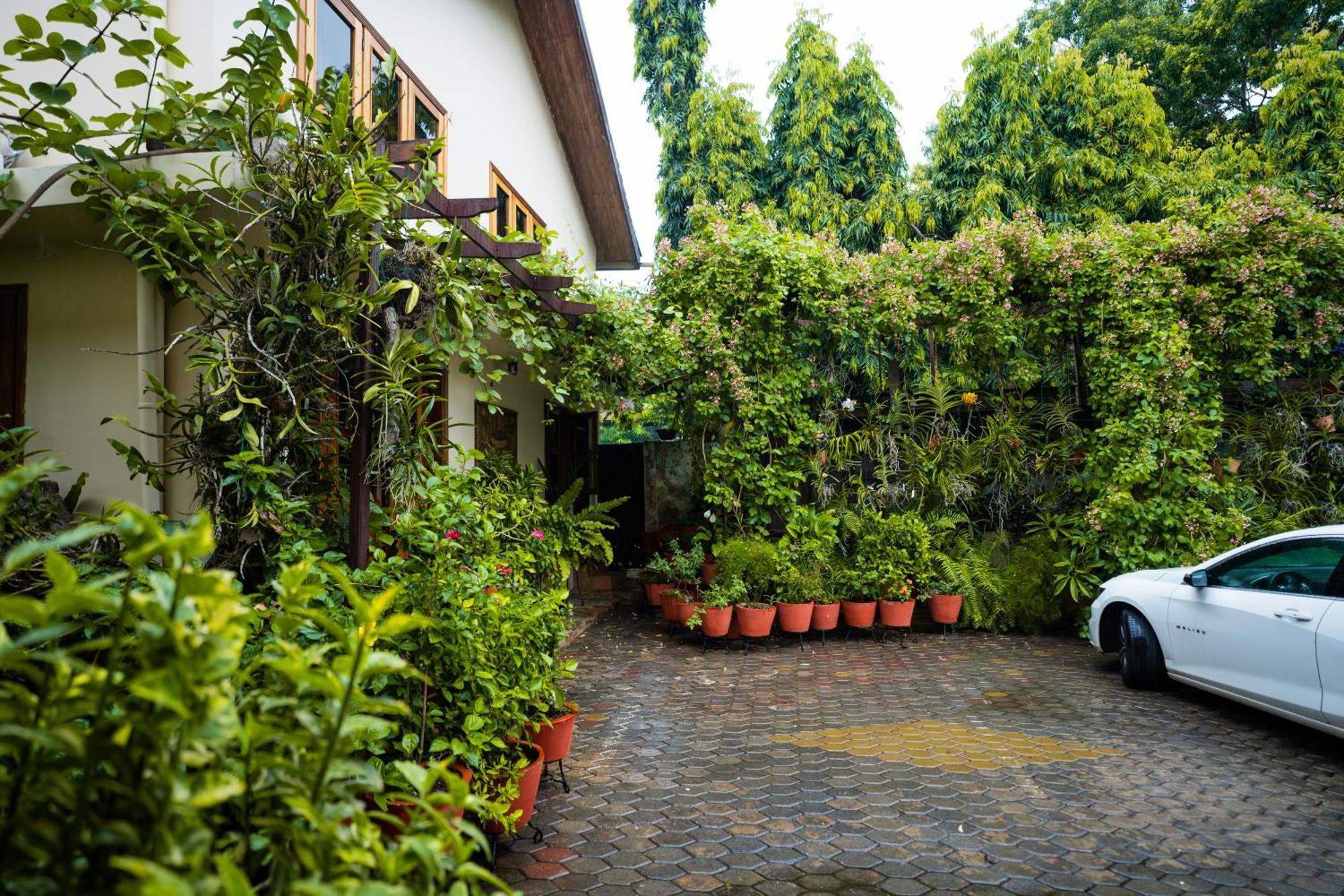 Esther'S Hotel Accra Luaran gambar