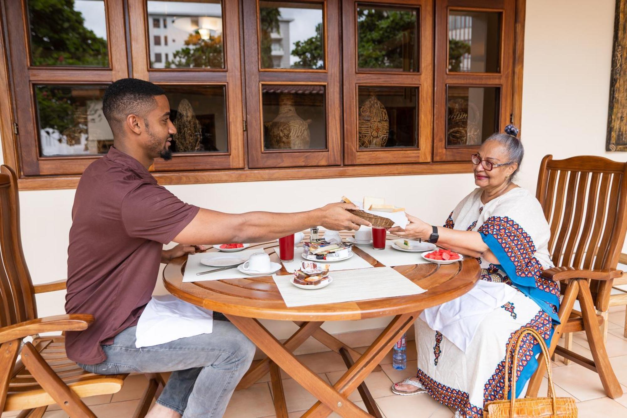 Esther'S Hotel Accra Luaran gambar