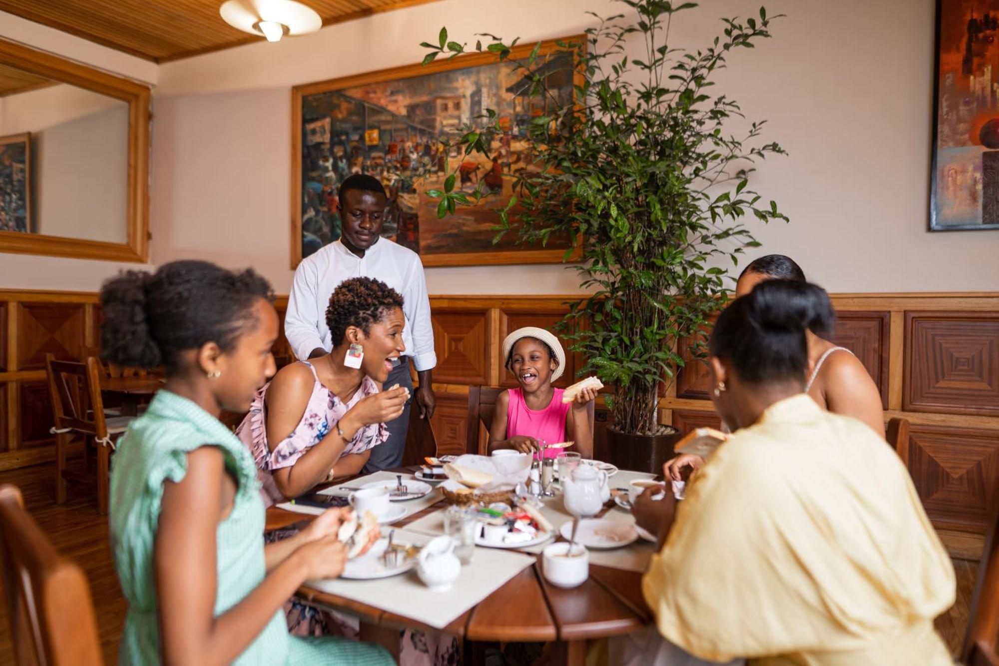 Esther'S Hotel Accra Luaran gambar