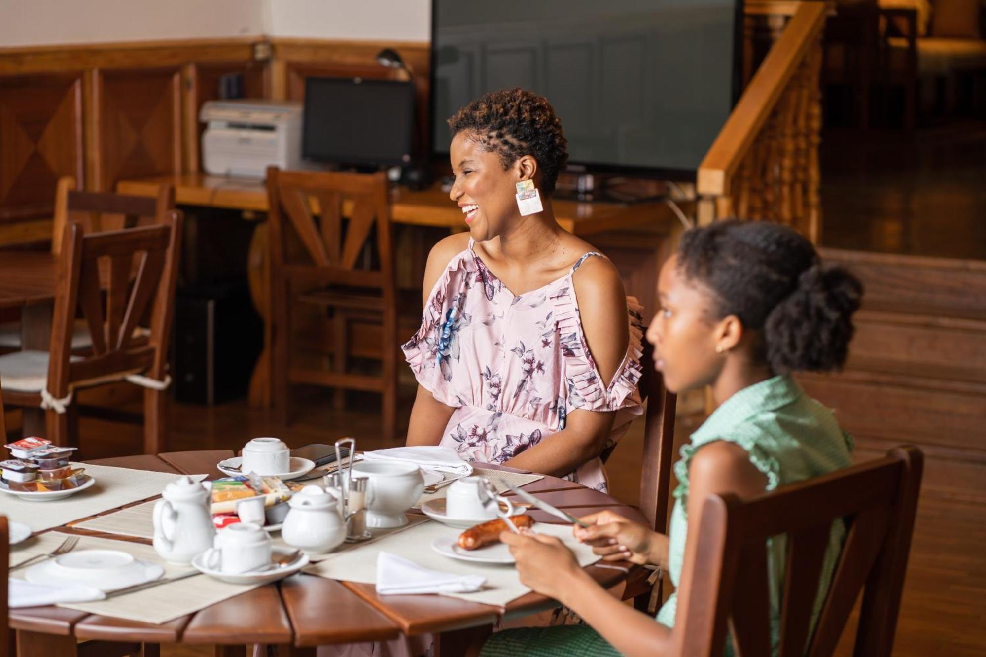 Esther'S Hotel Accra Luaran gambar