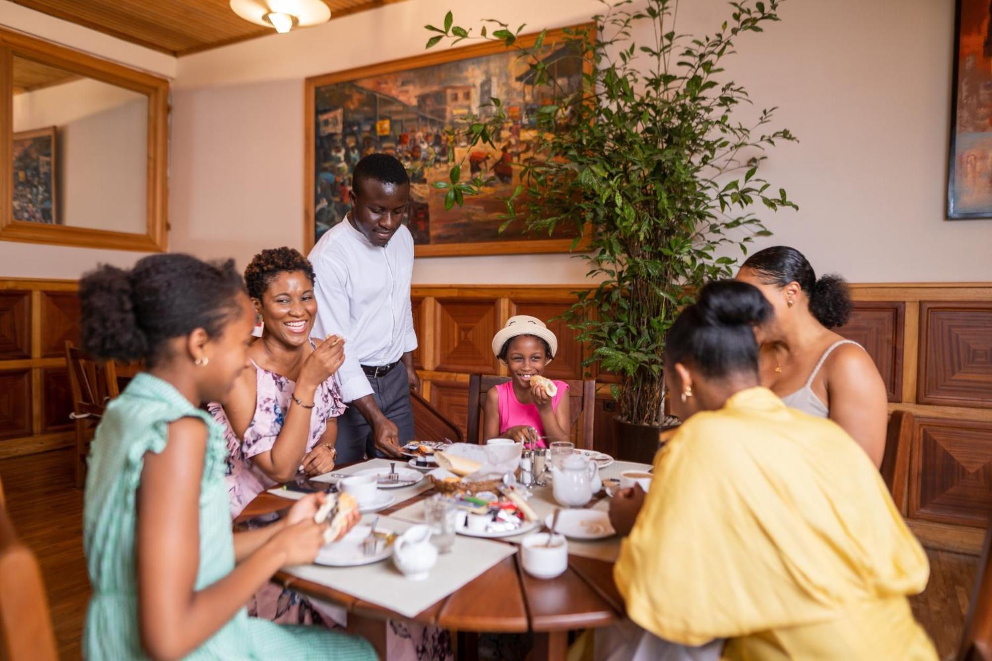 Esther'S Hotel Accra Luaran gambar
