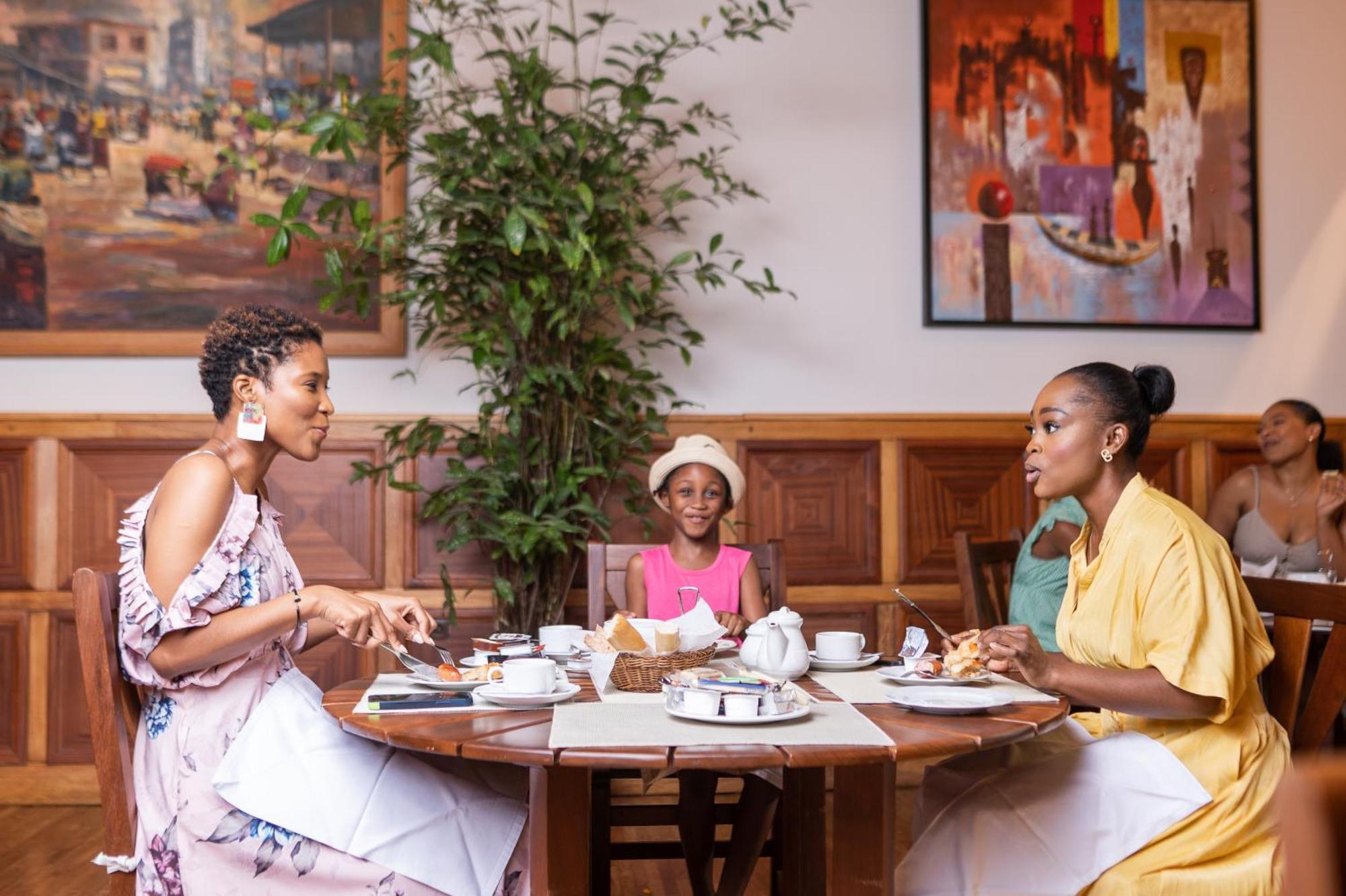 Esther'S Hotel Accra Luaran gambar