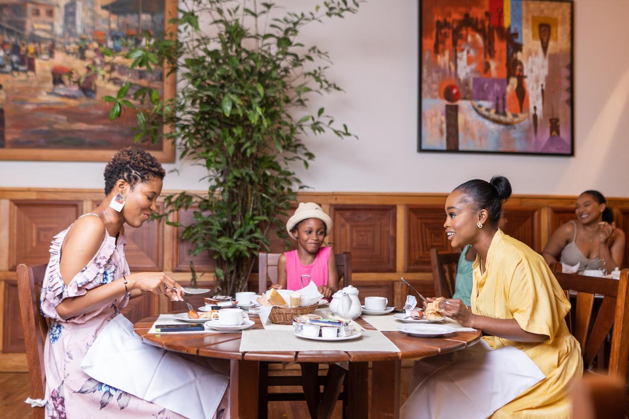 Esther'S Hotel Accra Luaran gambar
