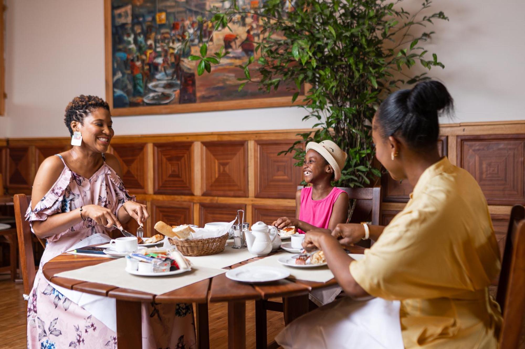 Esther'S Hotel Accra Luaran gambar