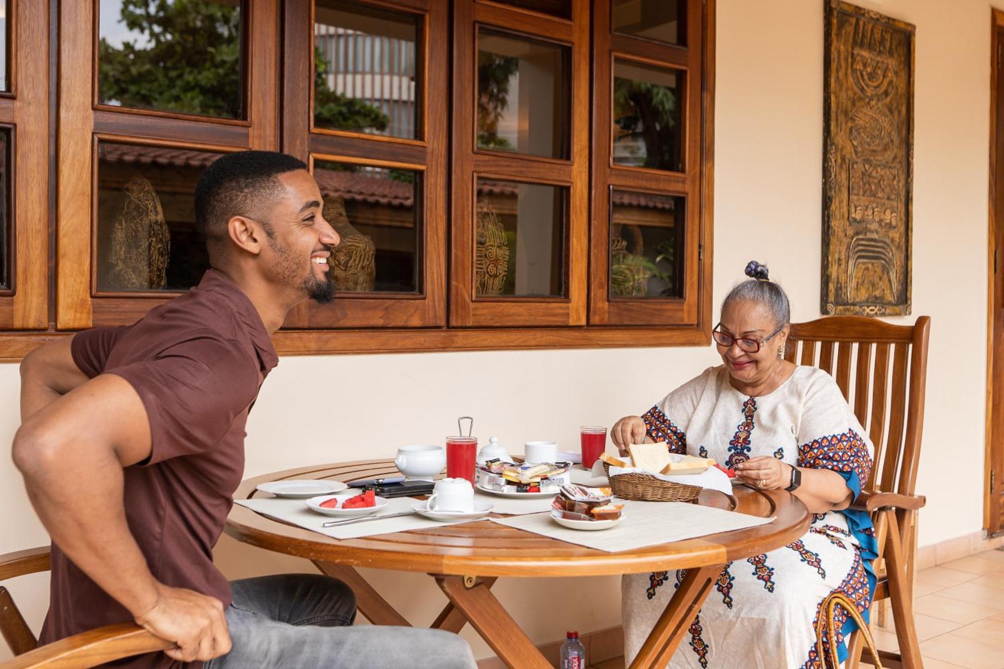 Esther'S Hotel Accra Luaran gambar