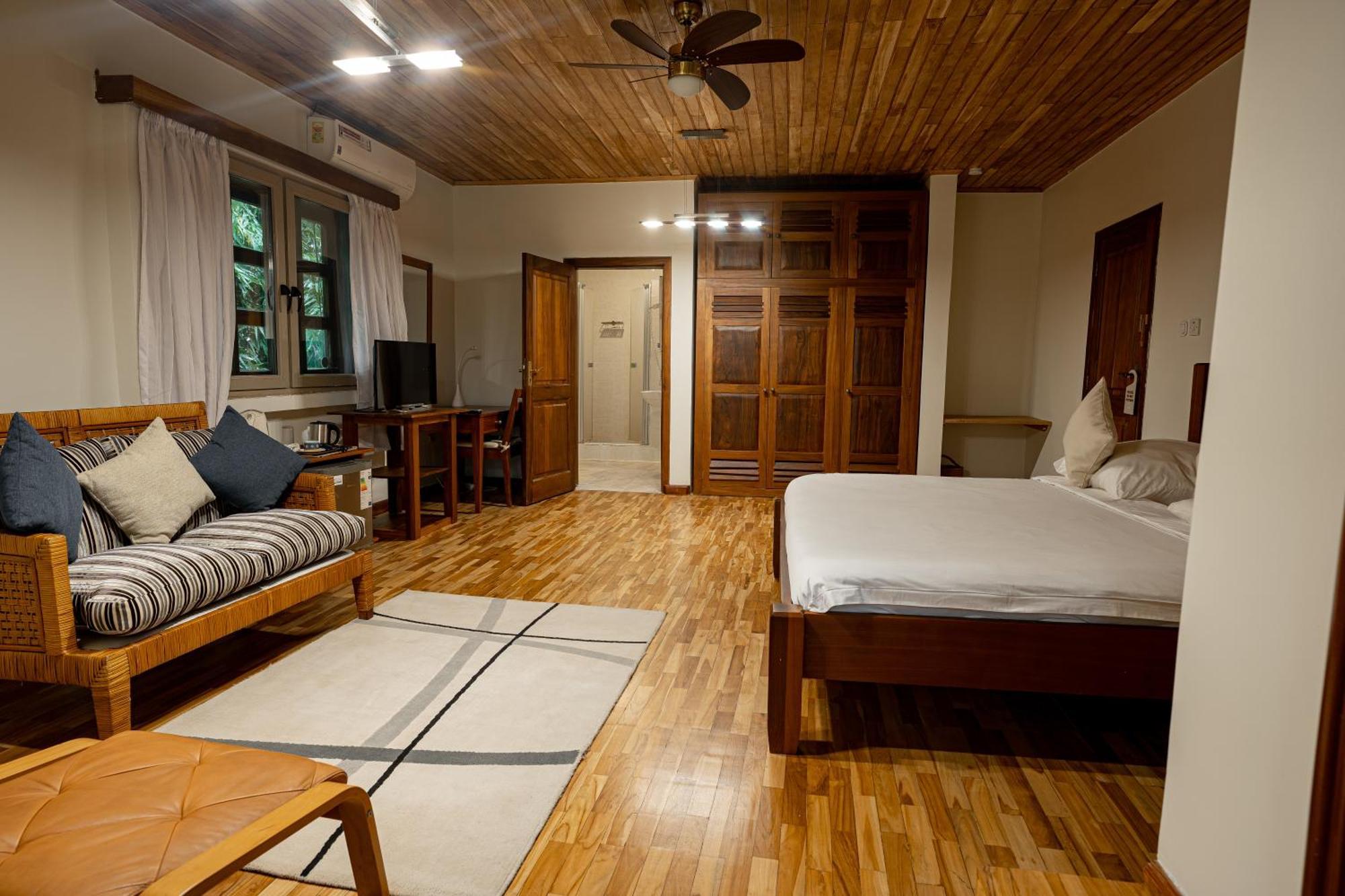 Esther'S Hotel Accra Luaran gambar